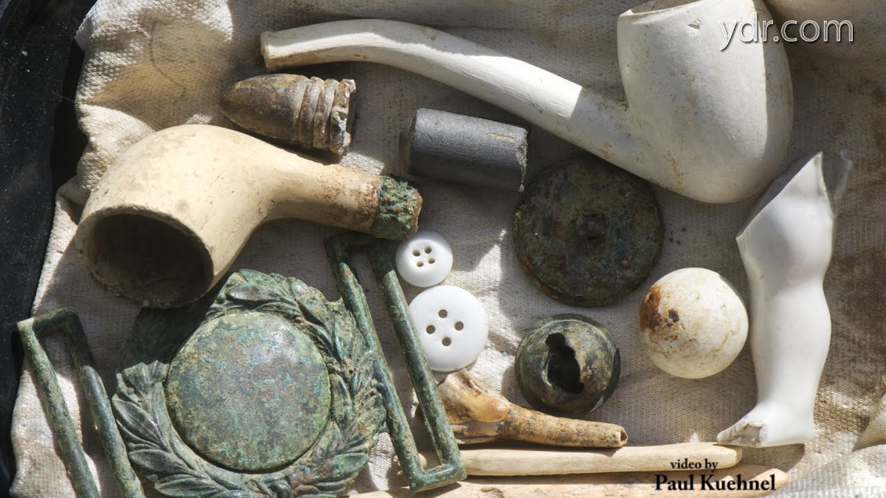 Outhouse history, Privy Dig