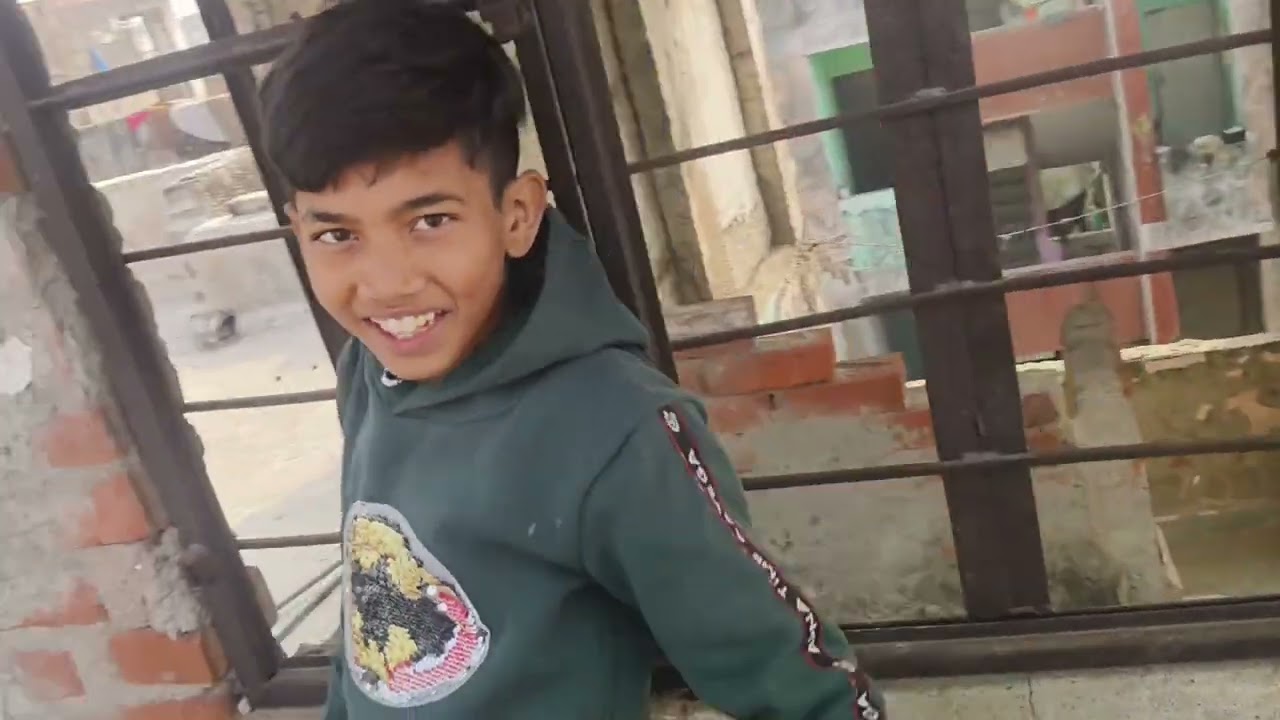 Chote bhai aur bade bhai mein pyar ♥️♥️ 