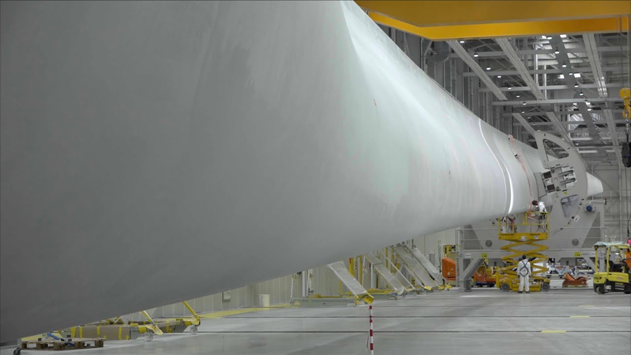 107m wind turbine blades built in Cherbourg