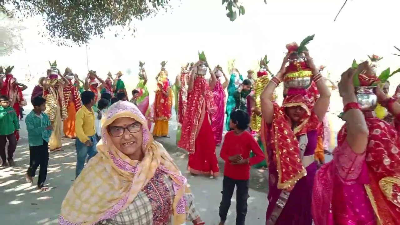 Jila bagpat ke mukundpur me partham din kalashyatra