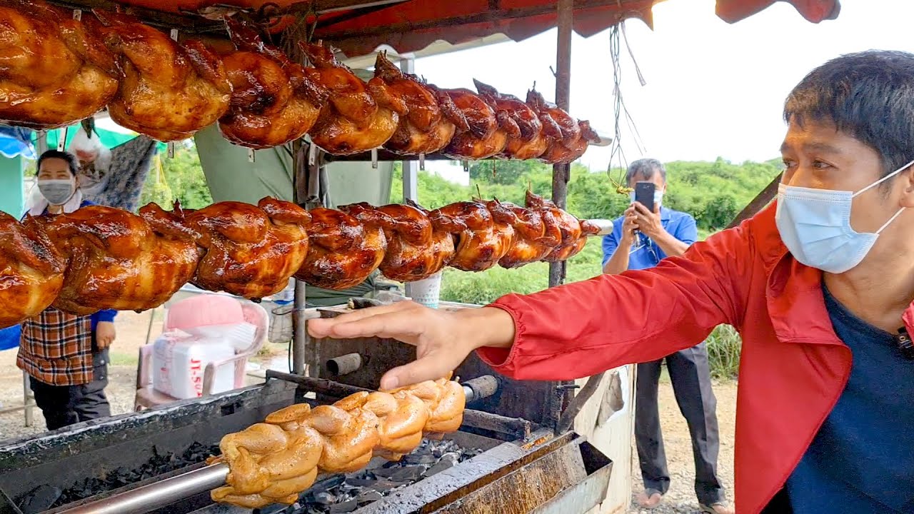 ถูกเหมือนแจกฟรี ไก่หมุนน้ำผึ้งตัวละ 10 คิวยาวเหยียด | เอิร์ธสดชื่น