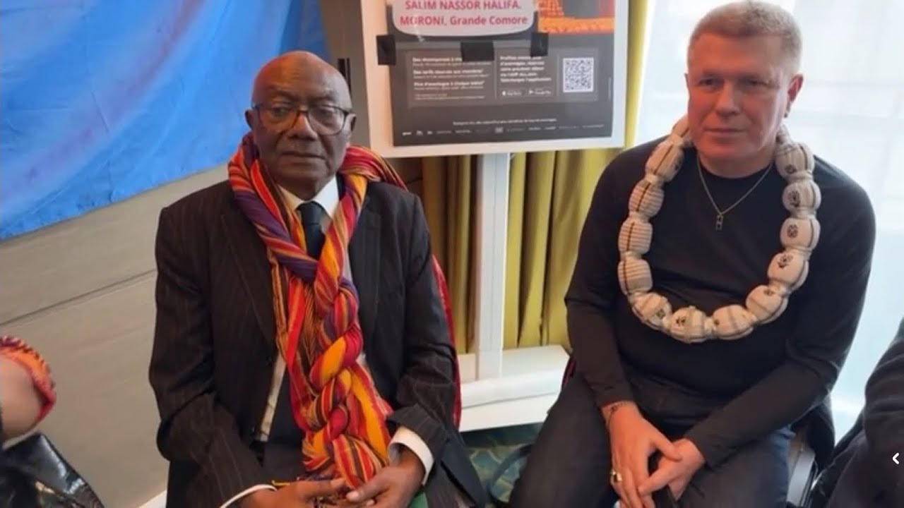 CHELE : MOUSTOIFA IBRAHIM JEUNE OPPOSANT ET DÉFENSEUR DU GOUVERNEMENT ACHIRAFI  HAUSSE LE TON.
