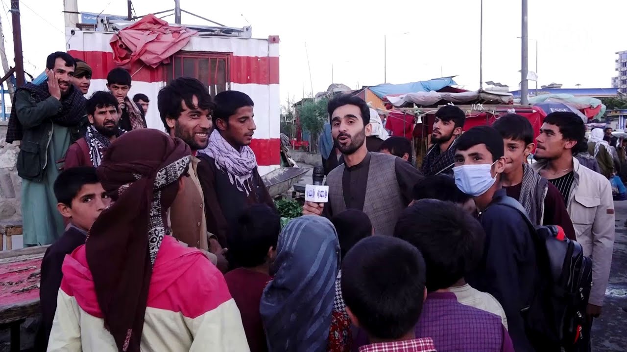 Vegetable sellers fun with Hafiz Amiri in Panjsad Family / شوخی ترکاری فروشان با حفیظ امیری