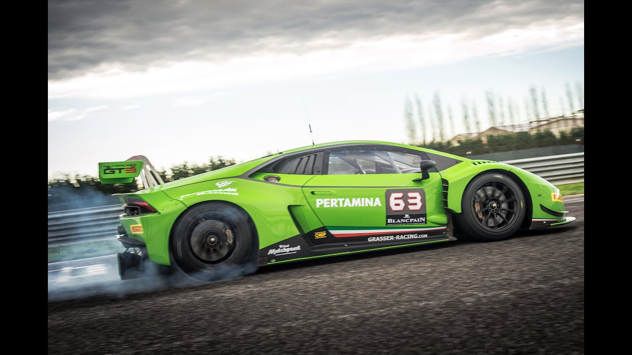 Lamborghini Huracan GT3 driven flat out on track - EXCLUSIVE - car review