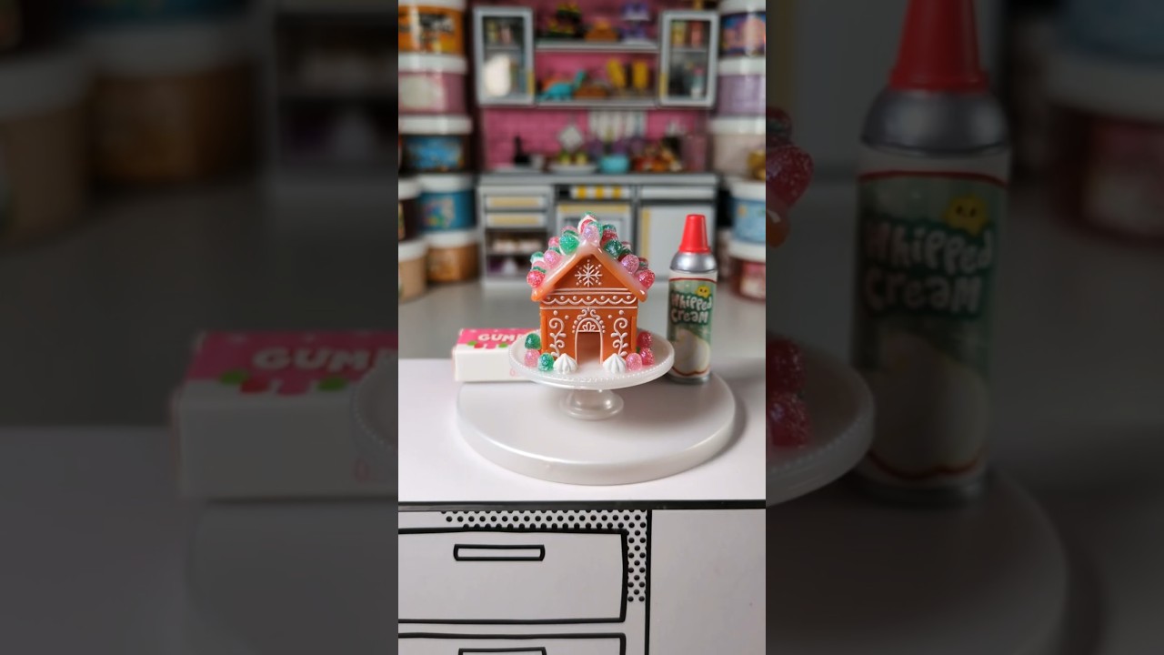 ✨🍬Gingerbread House!!😍🎄🏠MiniVerse: Make It Mini #miniverse #gingerbreadhouse #mini #shorts