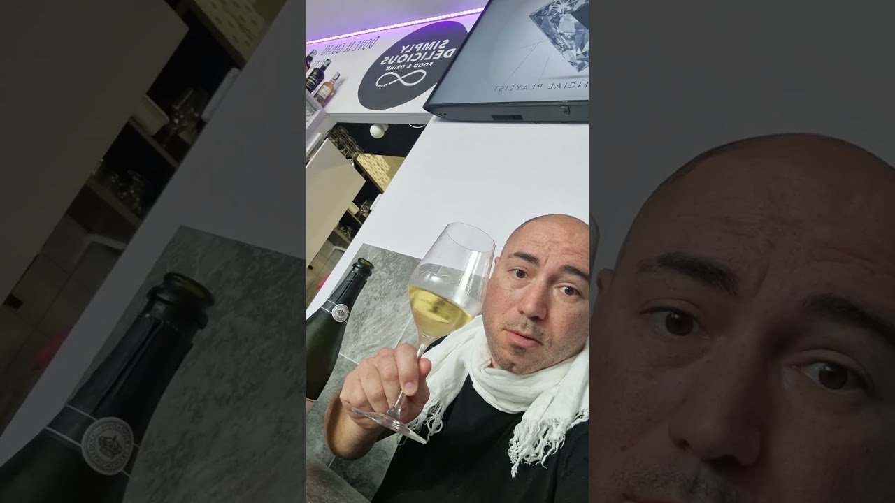 PIAZZA ESCHILO 58  SIMPLYDELICIOUS  FOOD e Drink