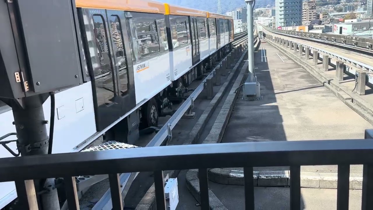 2026.2/19広域公園前行きのアストラムライン7050号車古市駅1番乗り場入線。到着。広域公園前行きのアストラムライン7050号車古市駅1番乗り場出発。