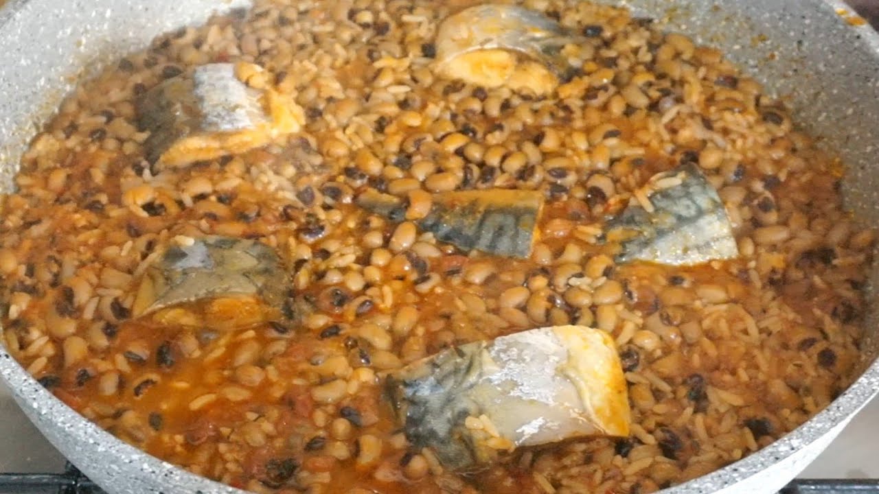 QUICK AND EASY NIGERIA FOOD FOR DINNER  NIGERIA RECIPE// RICE AND BEANS 