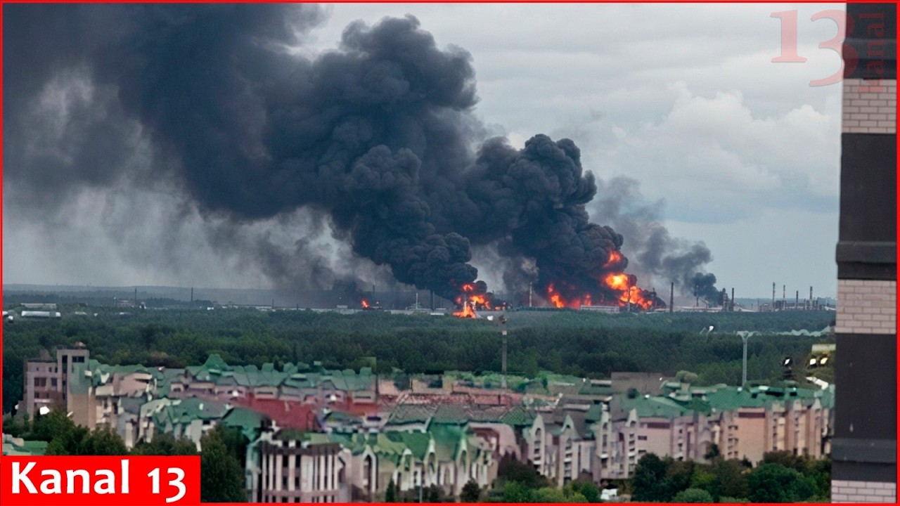Зеленский поделился видео ударов по ключевым российским нефтебазам в глубоком тылу