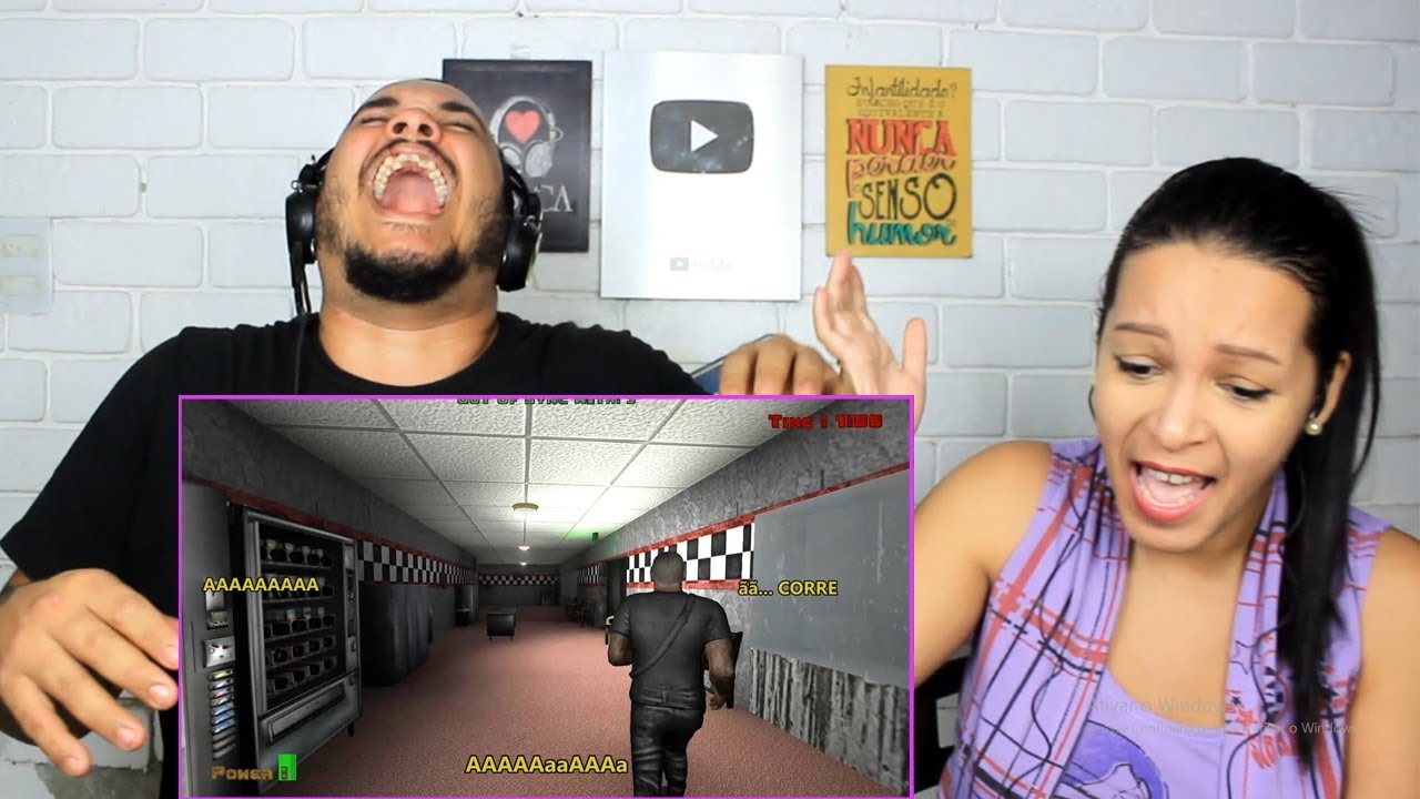 REAGINDO A Como NÃO jogar FNAF: Doom ( Viking Of South )