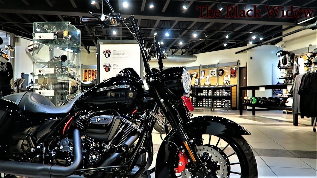 Black Widow Road King Special │Harley-Davidson │Build Details
