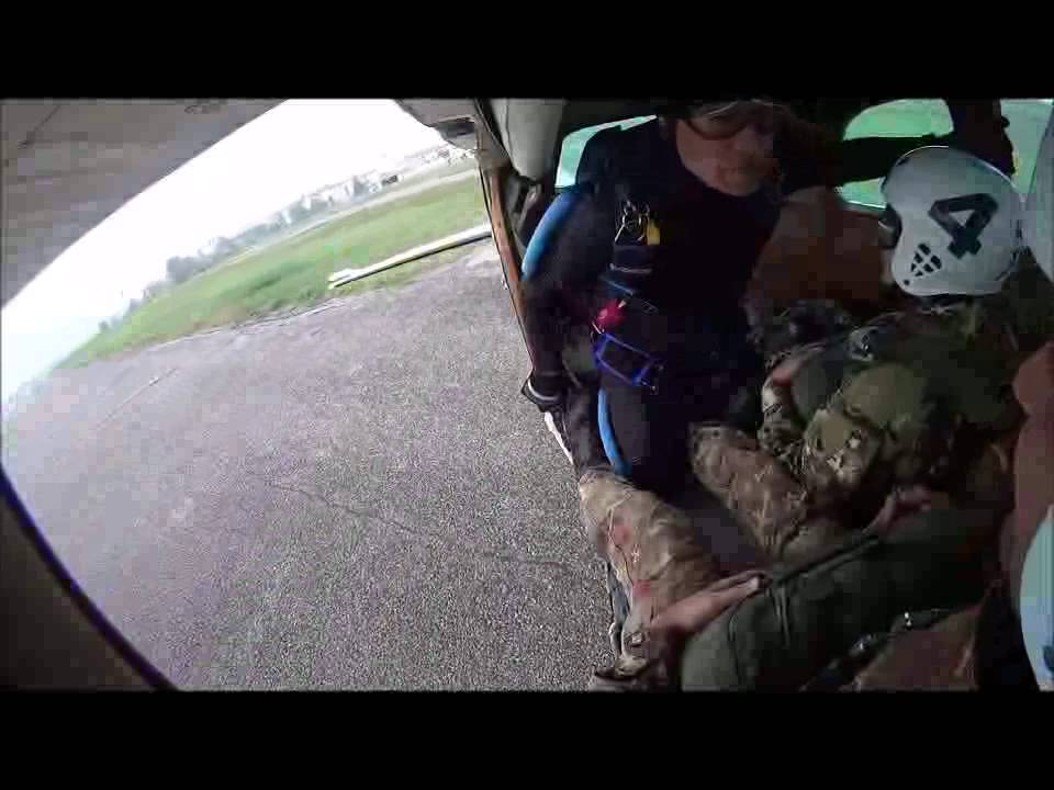 Abilitazione al lancio con il paracadute vincolato - 2° LANCIO