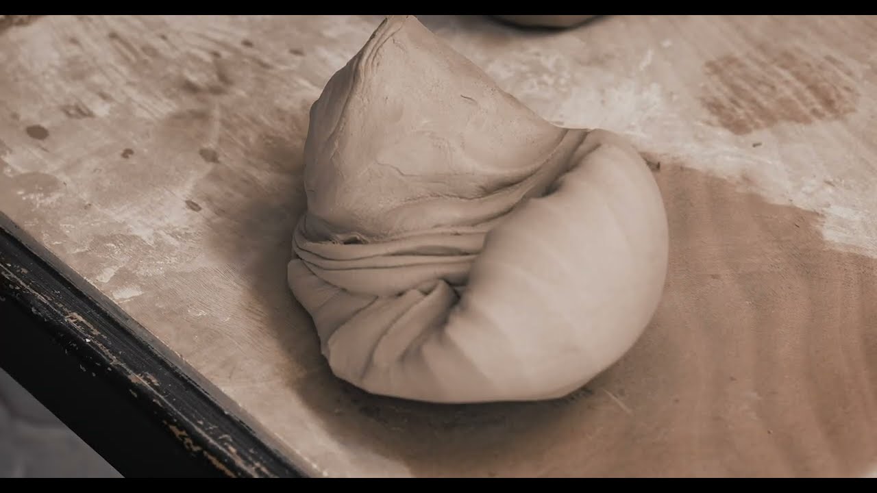 How I wedge recycled clay Spiral Wedging / Kneading Clay 菊練り菊練揉土