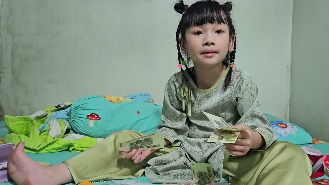 Suri Yumi khui lì xì 2026