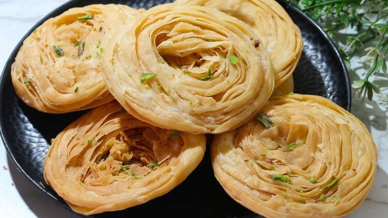 नए तरीके की लच्छे वाली खस्ता मठरी बनाने का आसान तरीका  | Mathri Recipe | layred mathri recipe