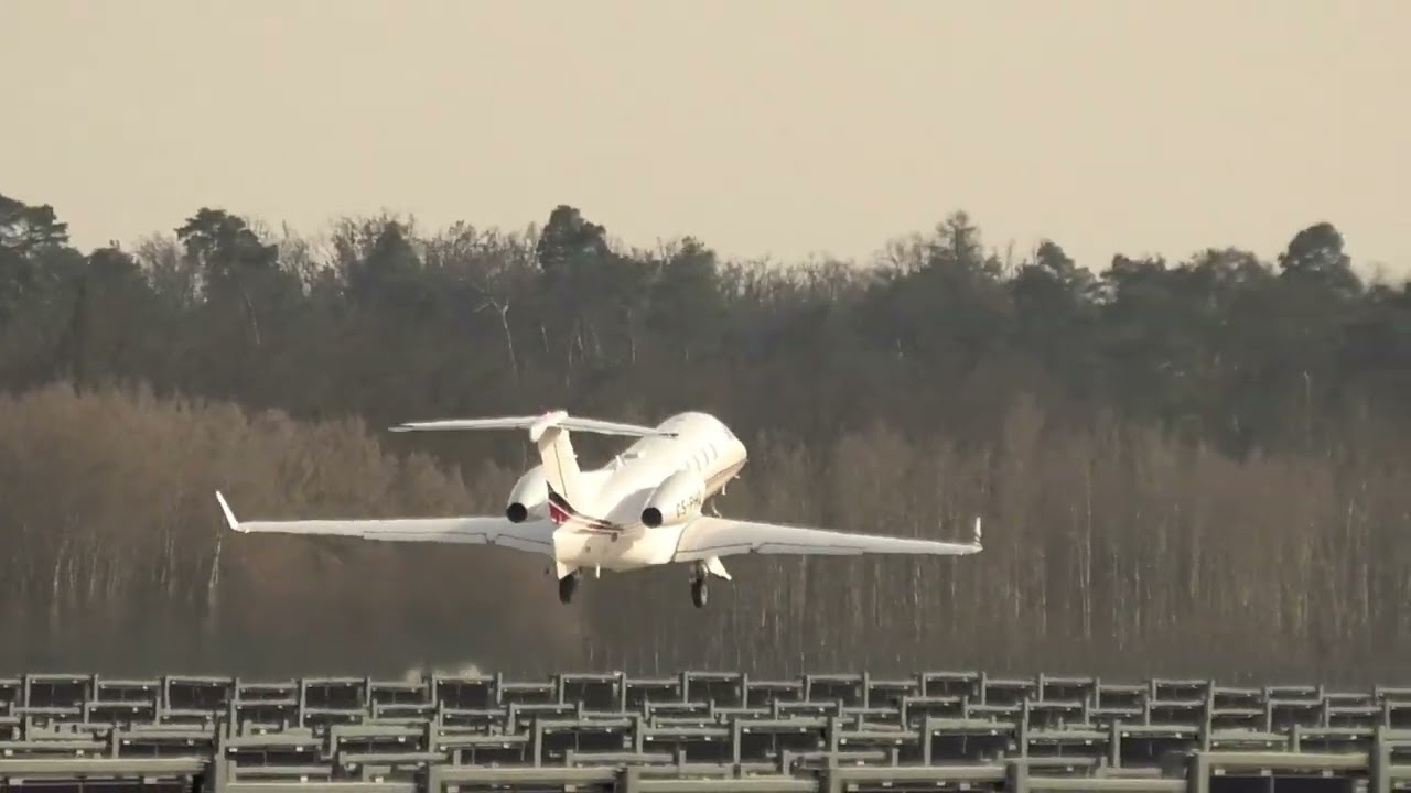 Embraer EMB-505 Phenom 300