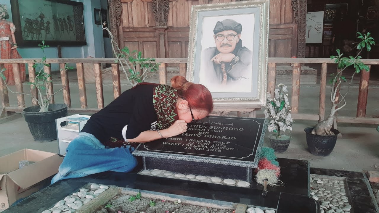 CIBLEK ZIARAH MAKAM KI ENTHUS SUSMONO TEGAL