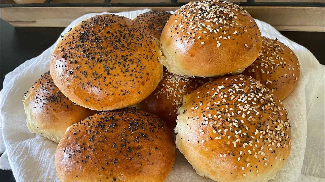 How to make homemade sourdough discard hamburger buns (or hotdog), easy step by step for fresh buns