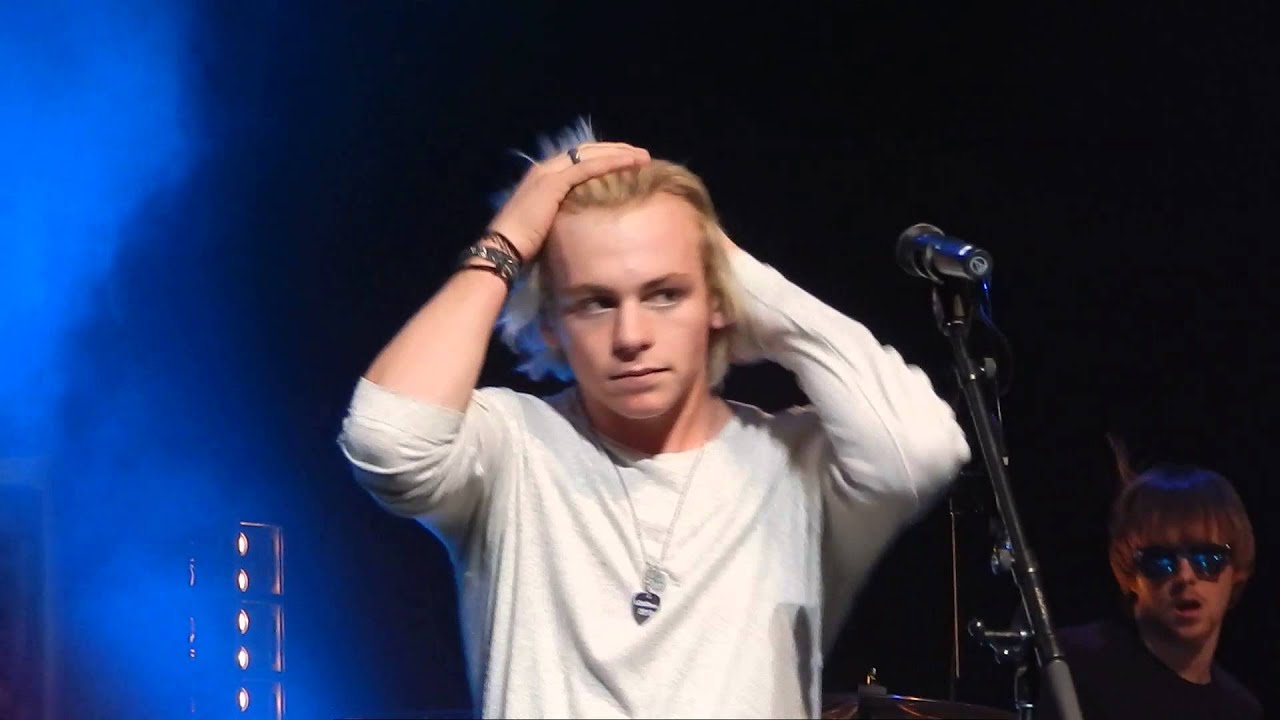 R5 (I Want U Bad) - Reading, PA - November 26, 2014