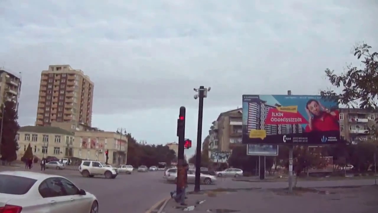 Fətəli xan Xoyski prospekti ilə Əhməd  Rəcəbli küçəsinin kəsişməsi
