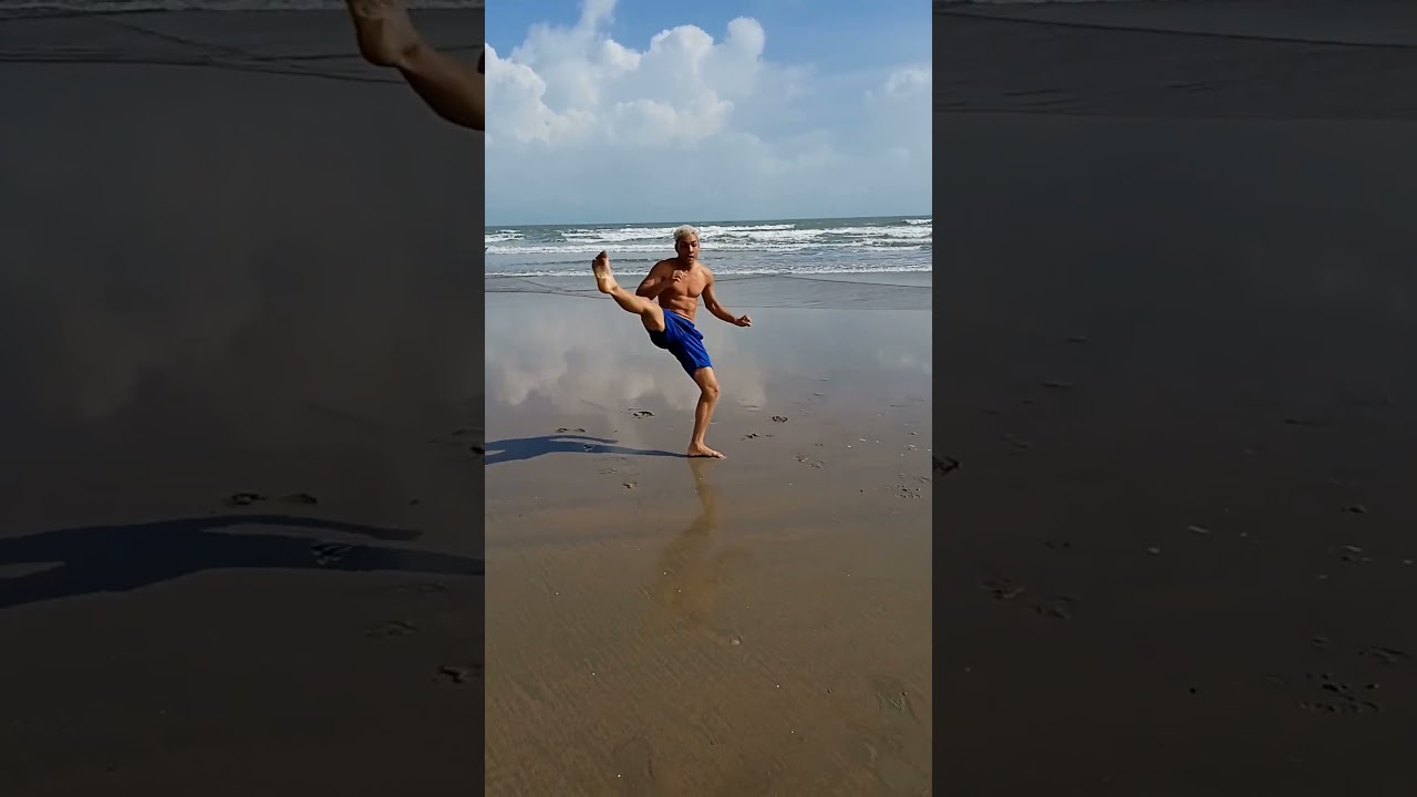 🤸🏼&zwj;♂️ #video #capoeiragem #capoeira #acrobatics #capoeiraarte #jvitorcapoeira #shorts