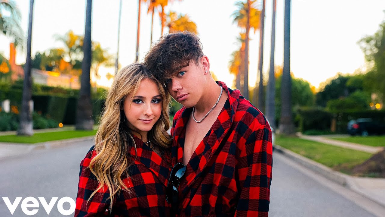 i want u on Christmas (Official Music Video) | Capri Everitt
