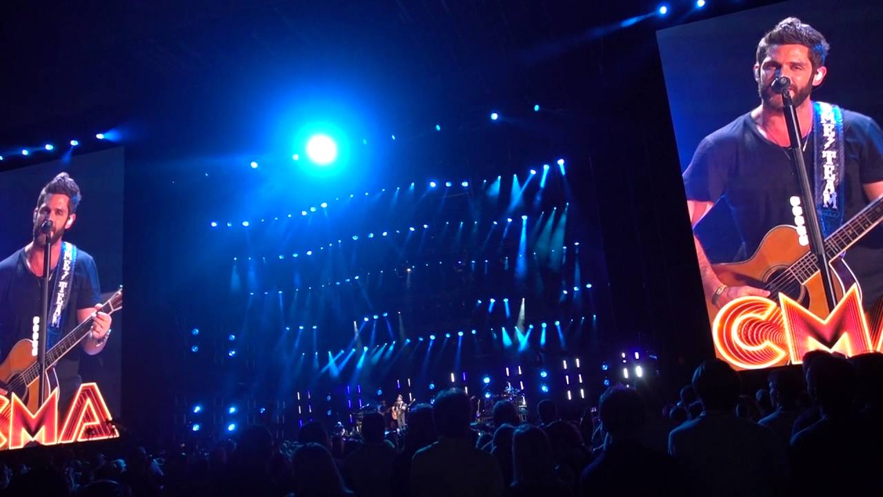 Thomas Rhett - Die A Happy Man (Live CMA Fest 2016)