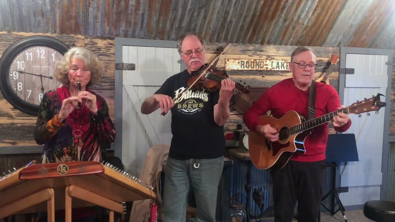 The Rusty Sleigh with DeeDee Tibbits and SONAS