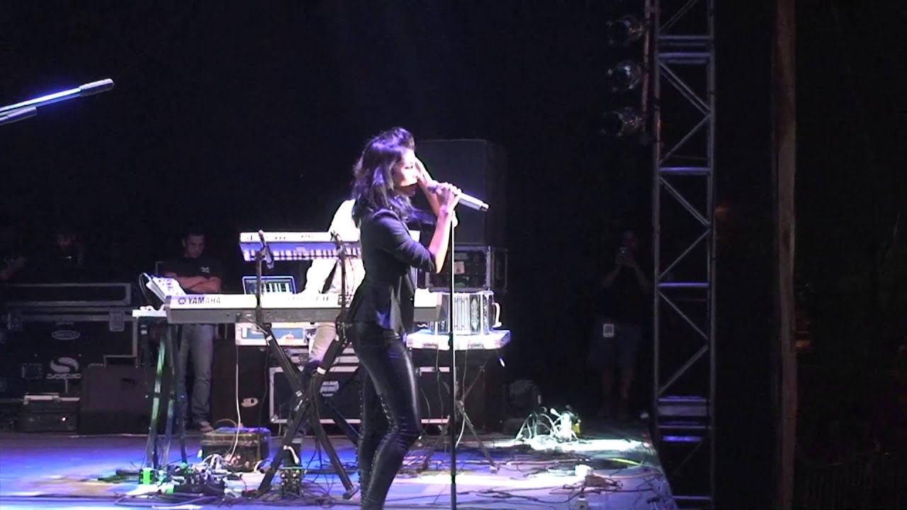 Playa Limbo. Aún pienso en ti. Festival Nezahualcoyotl Texcoco 2013.