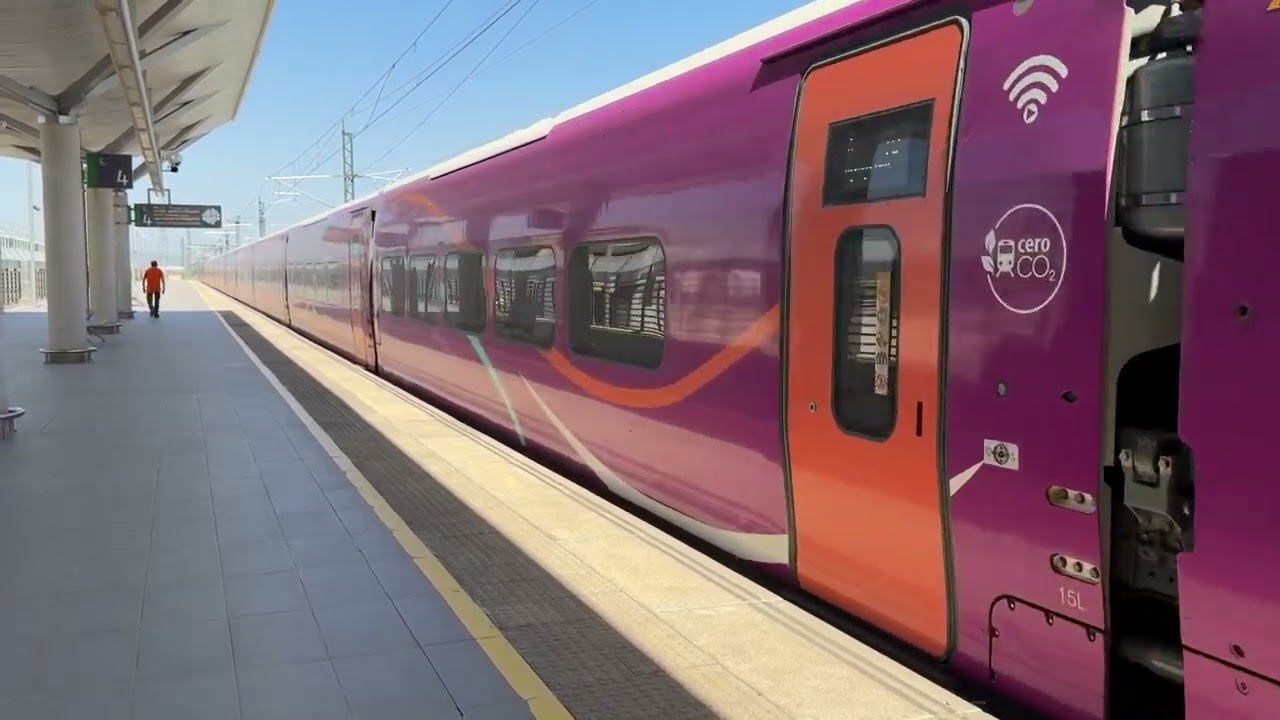 Renfe AVLO S106/Talgo AVRIL entrando a Requena-Utiel