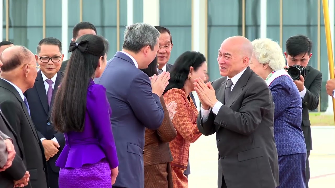 ព្រះករុណា ព្រះមហាក្សត្រ និង សម្តេចព្រះមហាក្សត្រី ស្តេចយាងទៅកាន់ រដ្ឋធានីប៉េកាំង ប្រទេសចិន