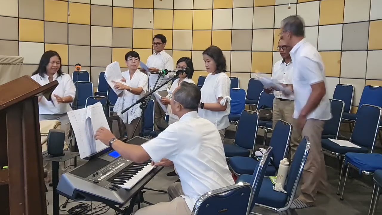 Jadikan Hatiku Istana Cintamu (Cipt Putut L Pudyantoro) - DoMunio CHOIR Gereja ST Ambrosius