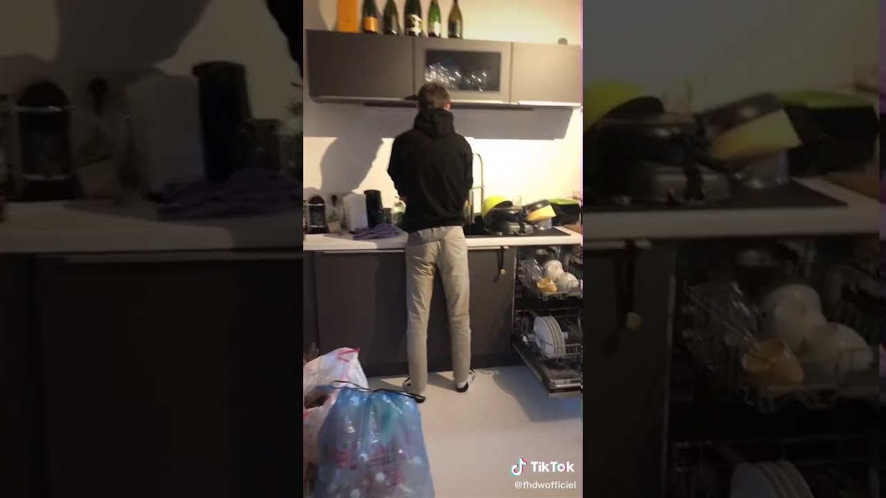 Gauthier nettoie une carte m&egrave;re au savon 🧼