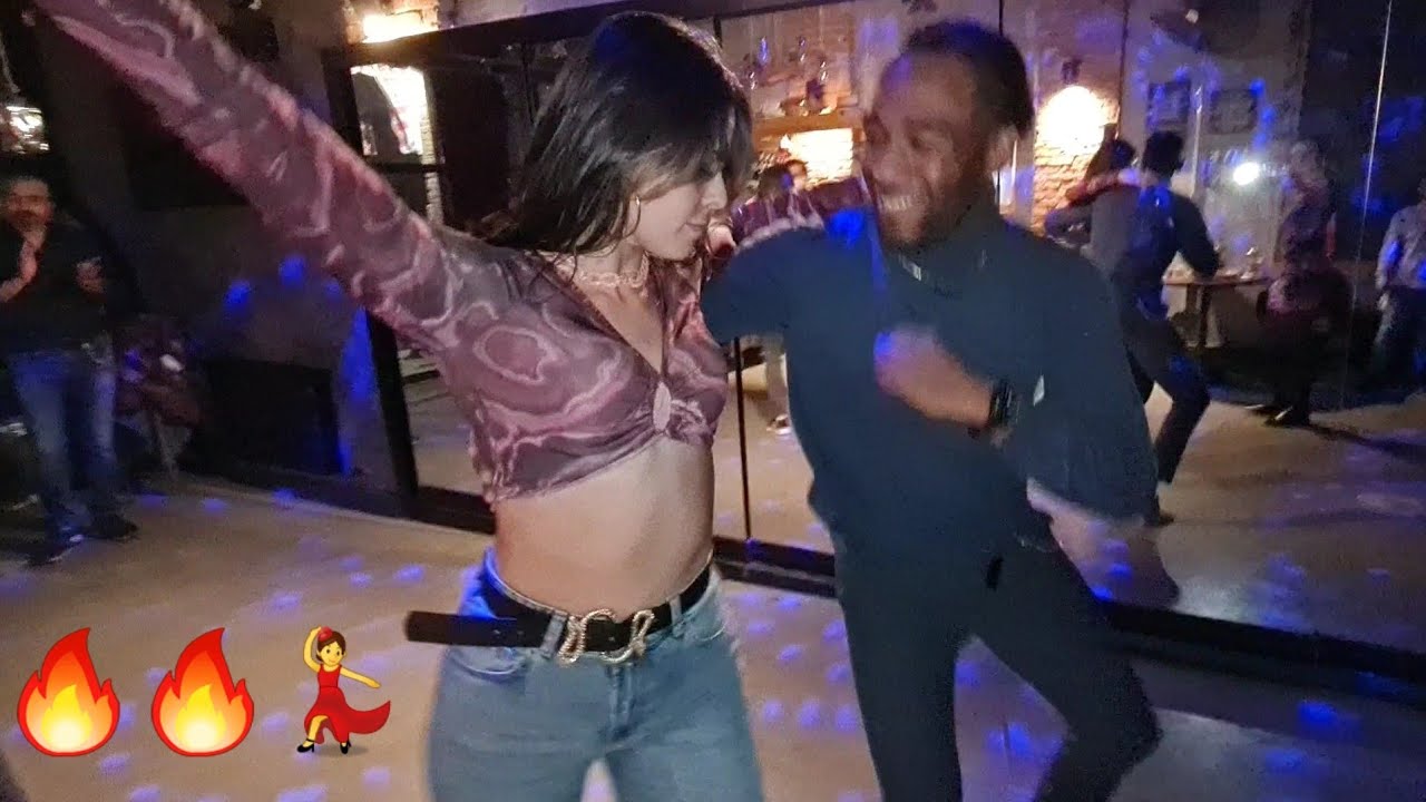 Asi bailan las turcas💃🇹🇷 ..SALSA CUBANA🇨🇺