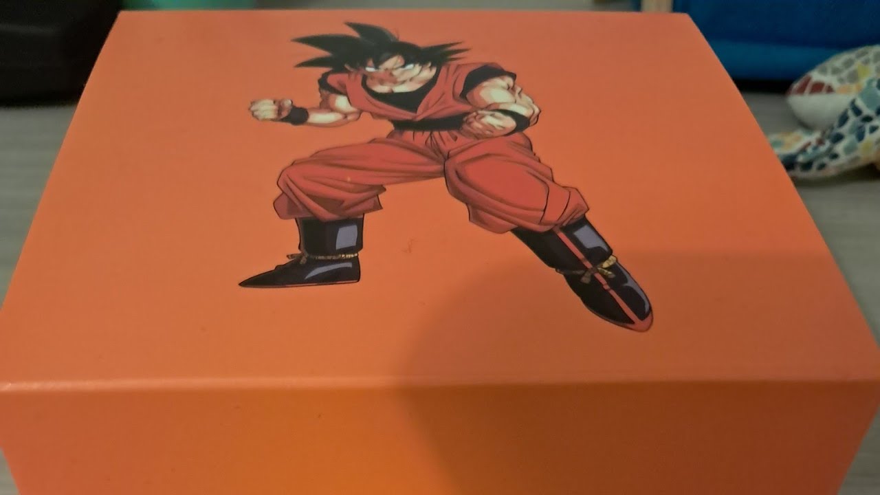 umboxing di Swatch × Dragon ball Z orologio goku 