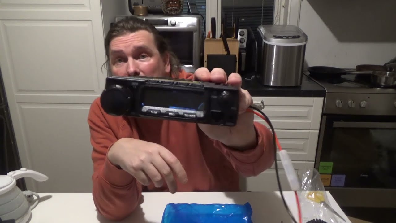 Unboxing Komradio Anytone At-588 69mhz från Limmared Radio & Data Ab
