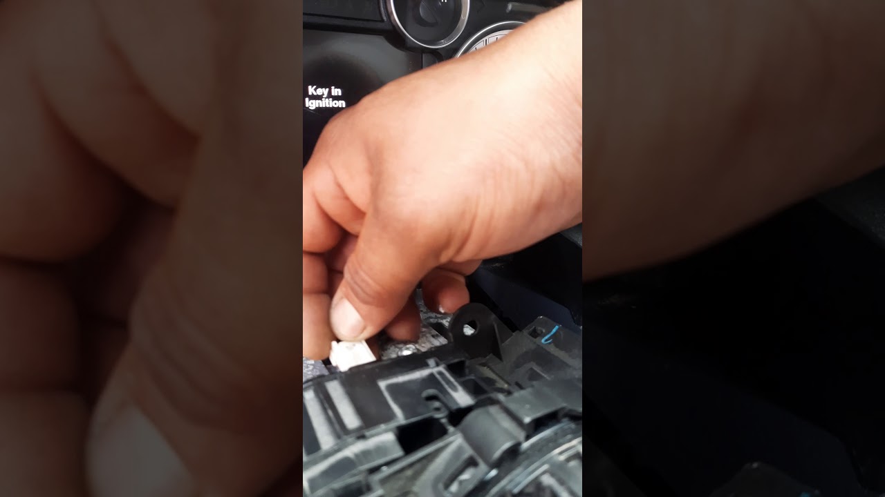 Ram 2015 cambiar el censor de ángulo del volante falla de controles del tablero