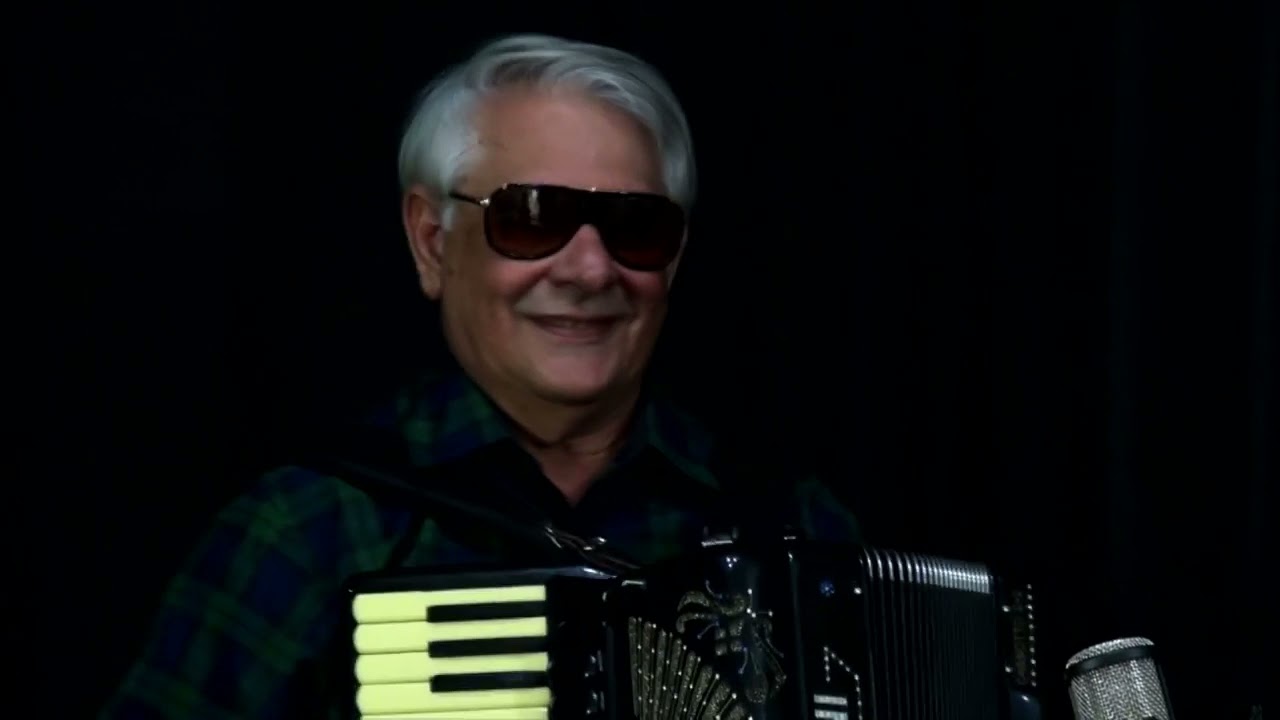 CRISTÓVÃO FRADE -  É DO QUE HÁ ( ACORDEOM)