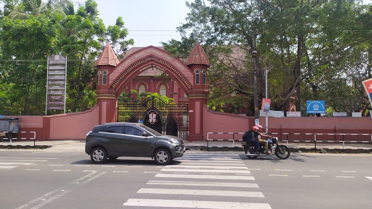 Walking tour in india, Kochi city,Banerji road, kerala 2021