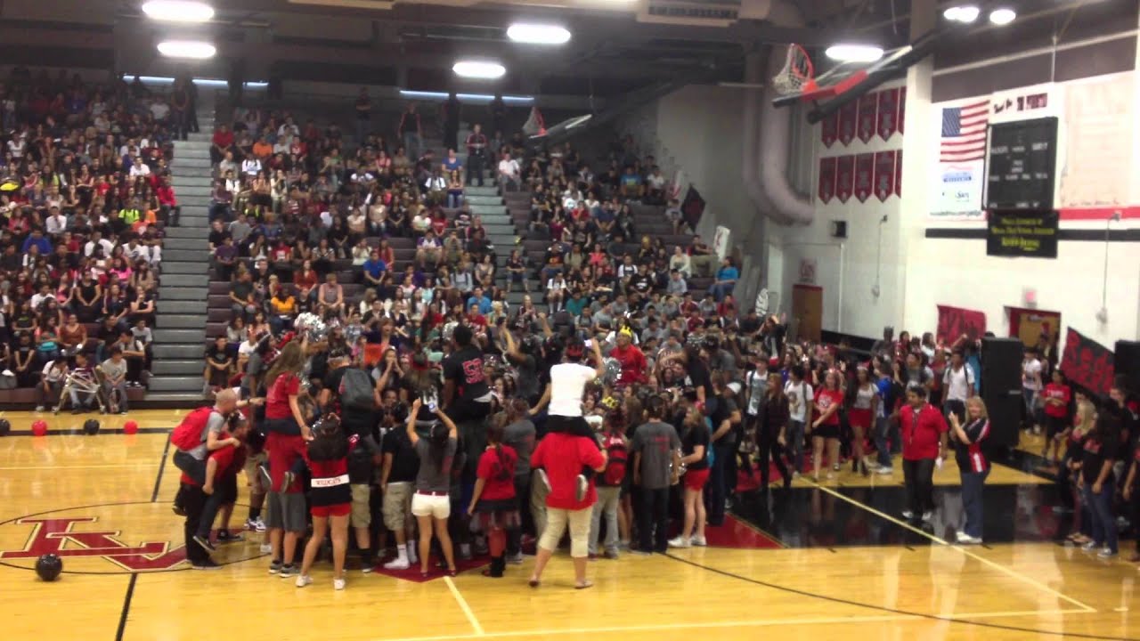 Fall Sports Assembly- Senior Walk In