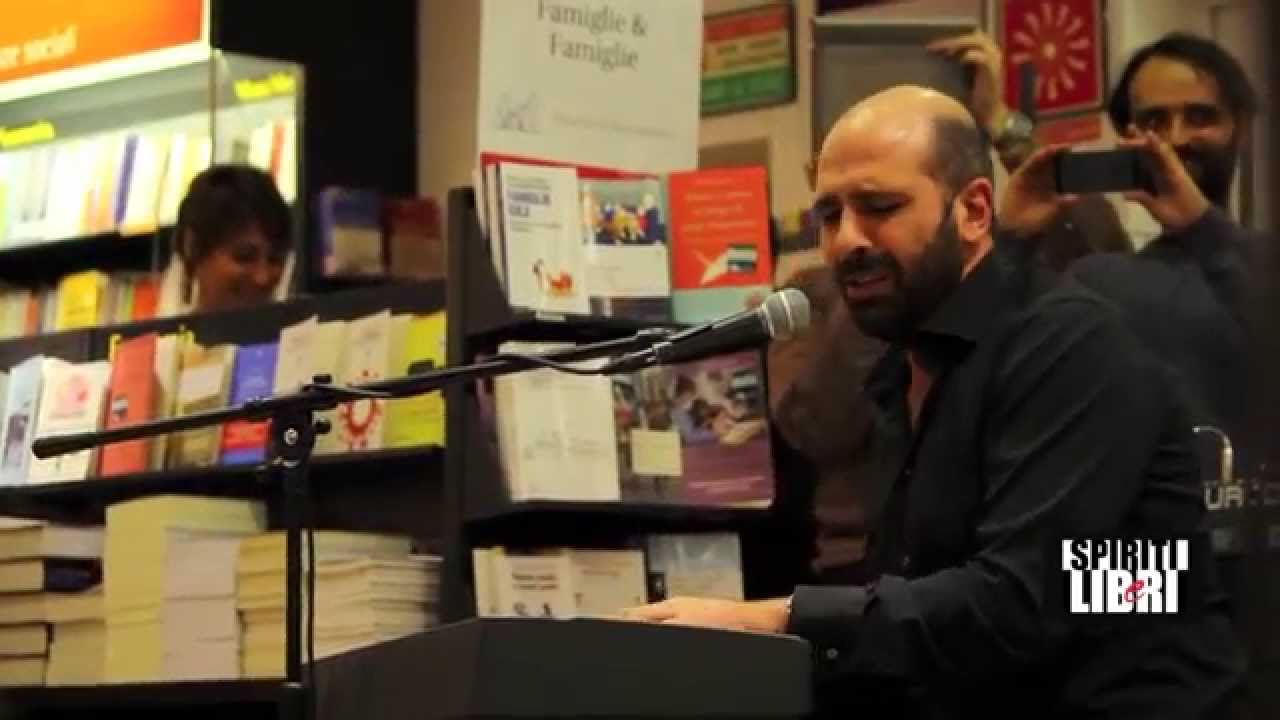 CHECCO ZALONE - LA DONNA CANNONE cantata da GIGI D'ALESSIO HD (Feltrinelli Bari)