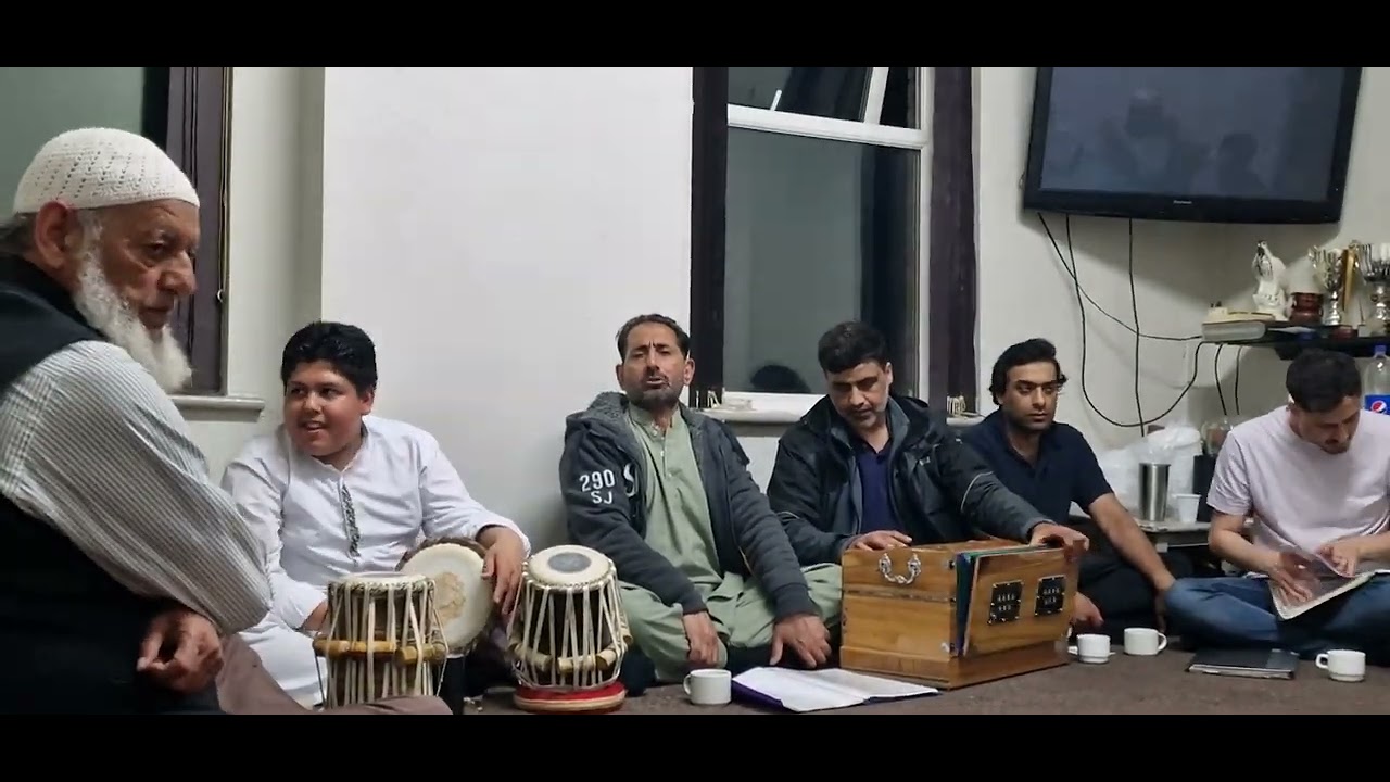 Mast Nazron se Allah bachaye at dera part 1