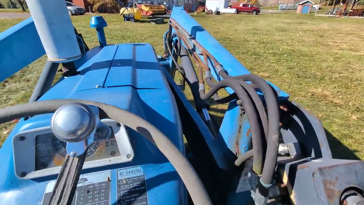 Ford 2000 Tractor