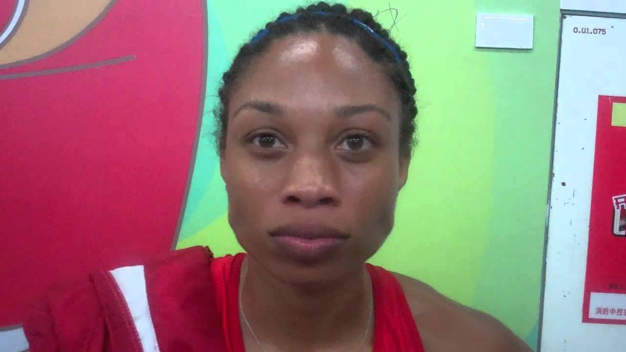 Allyson Felix talks after splitting a ridiculous 47.7 in 4x400 at 2015 Worlds
