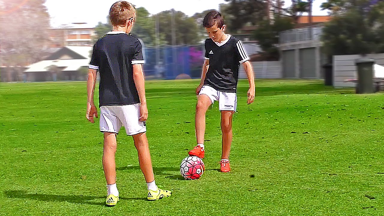 TOP 4 - Easy Football Skills for Kids & Beginner - Tutorial