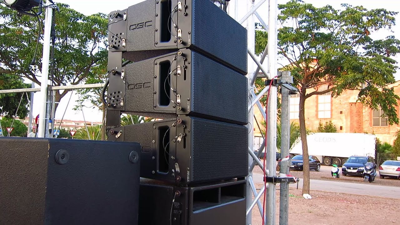 LINE ARRAY TRIAMPLIFICADO DE TRES VÍAS ACTIVAS QSC WL 3082 y SUBGRAVES - PROCESADOR y ETAPAS