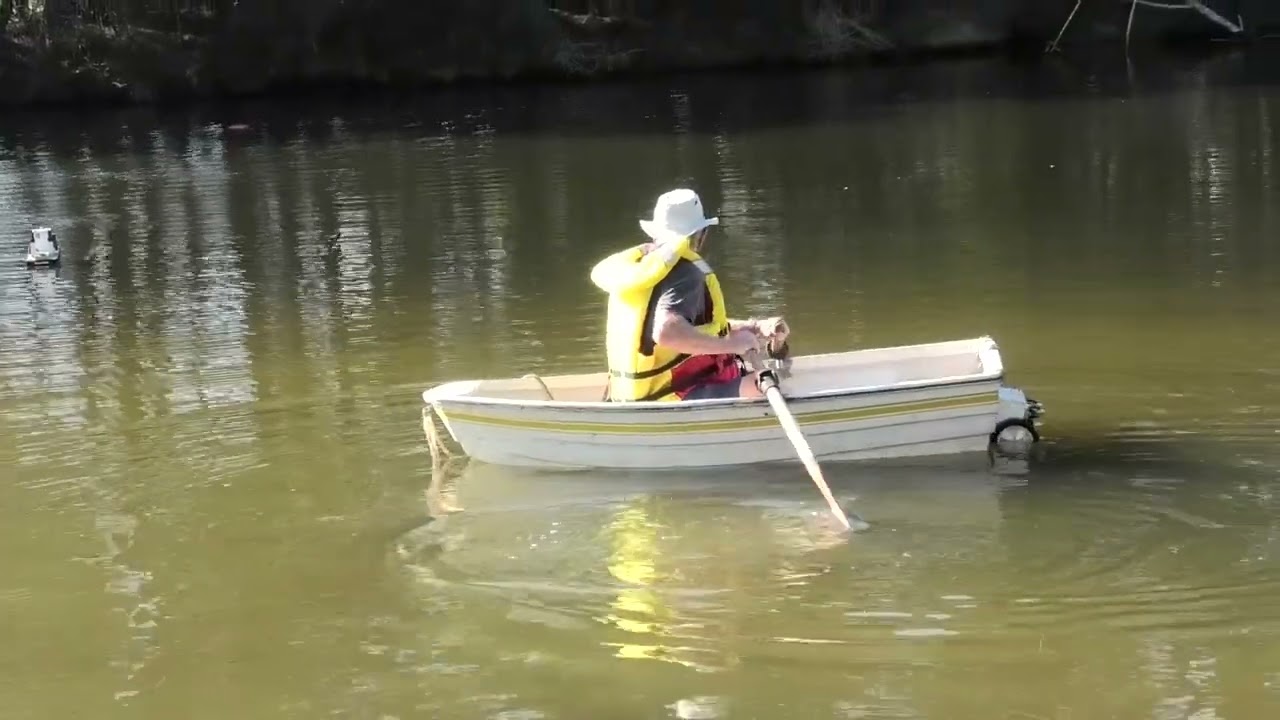Nicely built RC Fairey Huntsman first water run, hits lighthouse and dinghy rescue