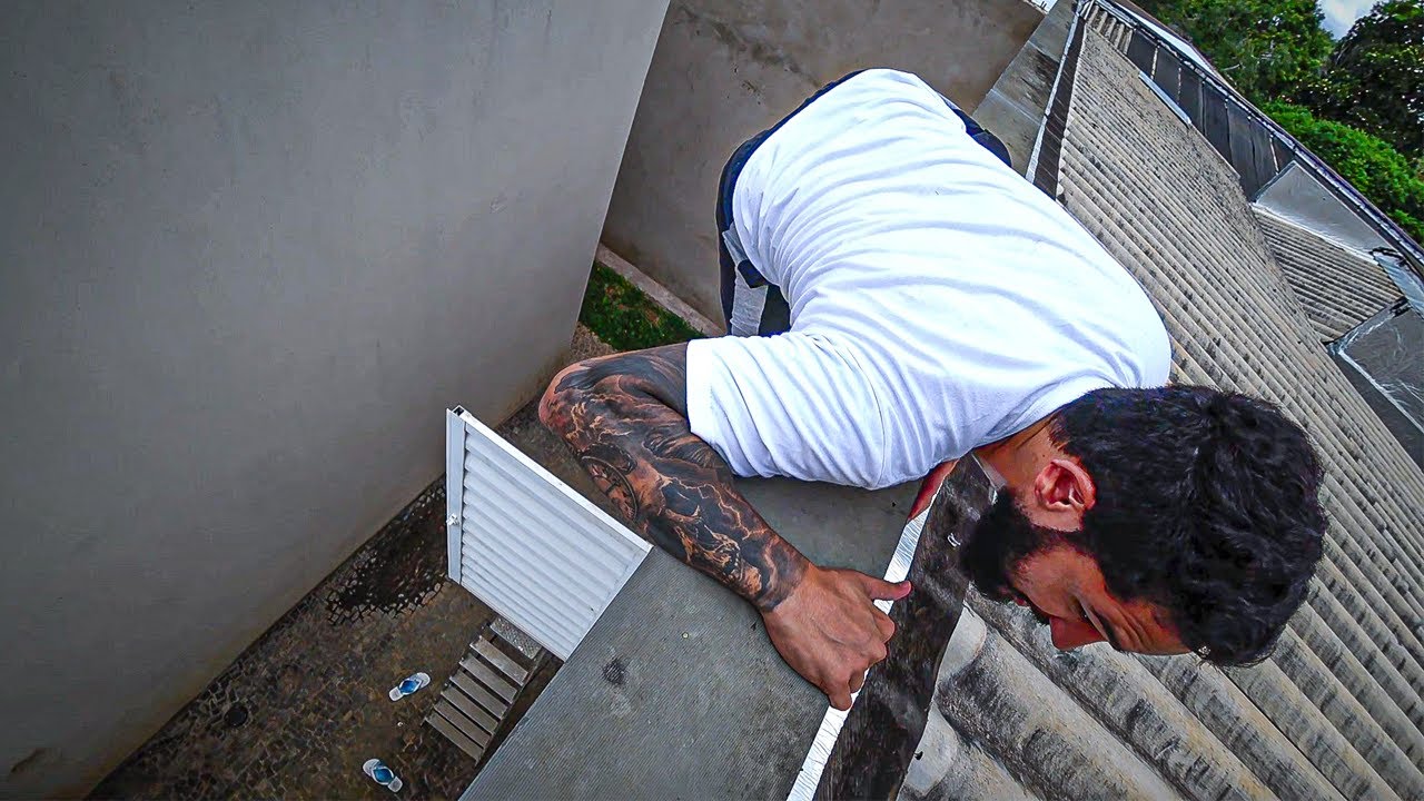 TIVE QUE SUBIR EM CIMA DA NOSSA CASA