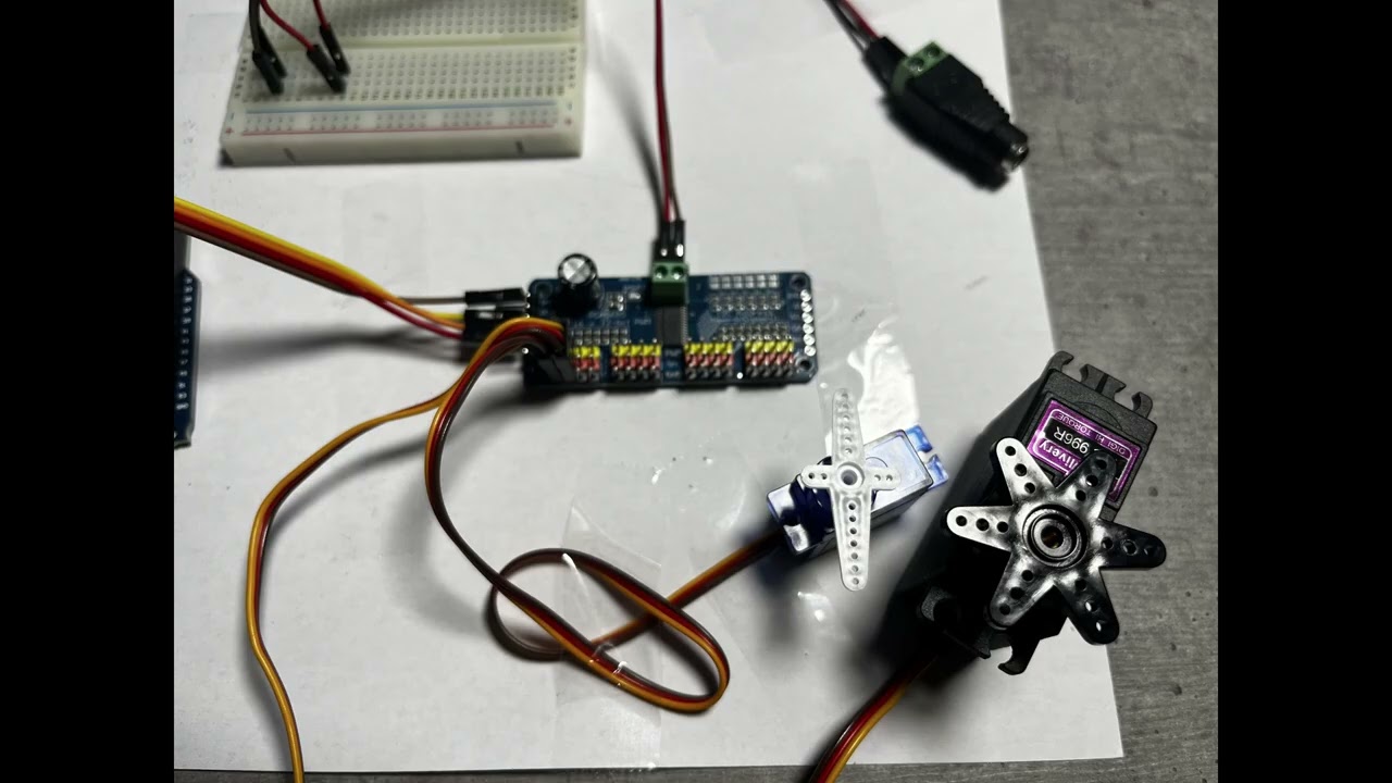 Pitdroid with Arduino and  Bottango - Wiring Arduino #1