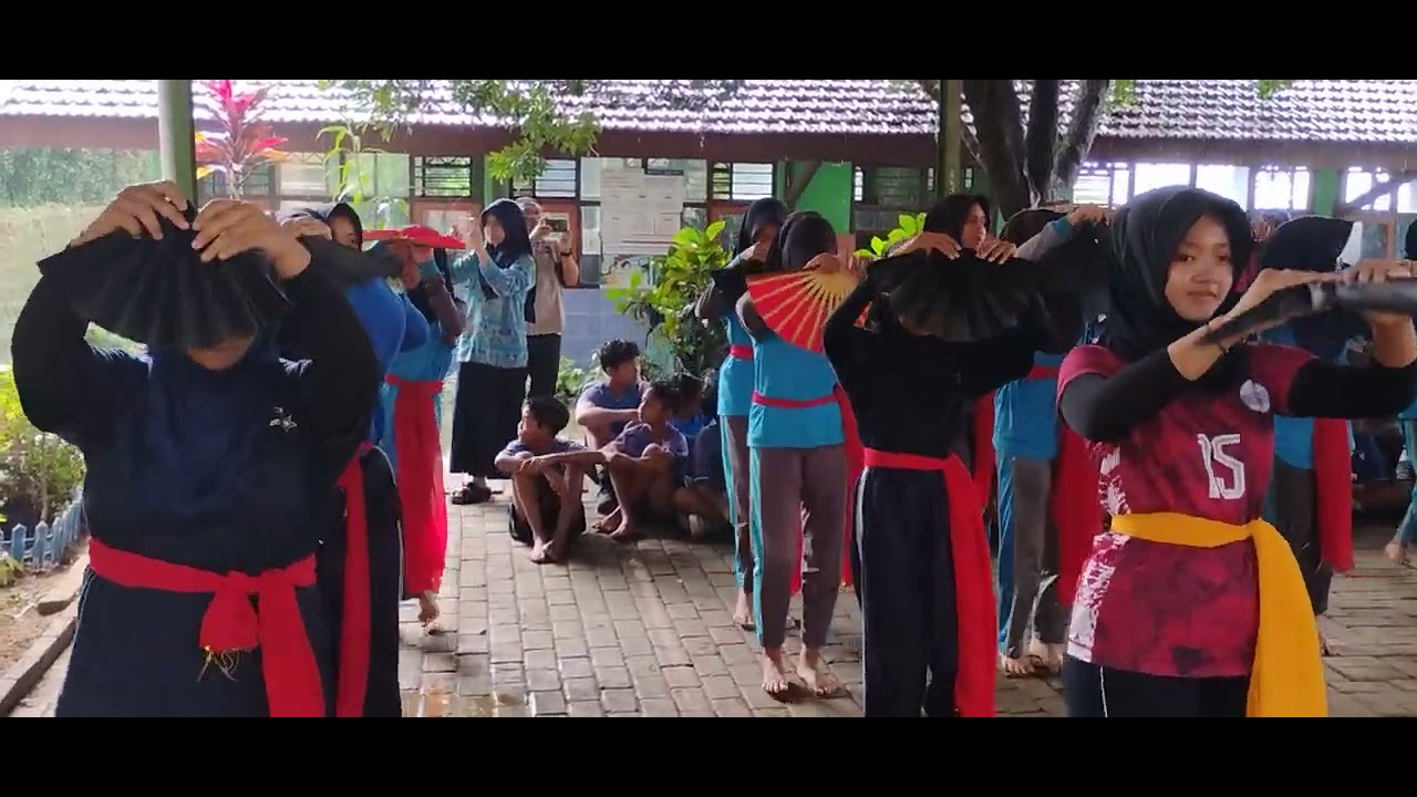 TARI SAMIRA SANTIKA SPESIAL HUT SEKOLAH SMPN 2 PANEKAN KE 30 TAHUN